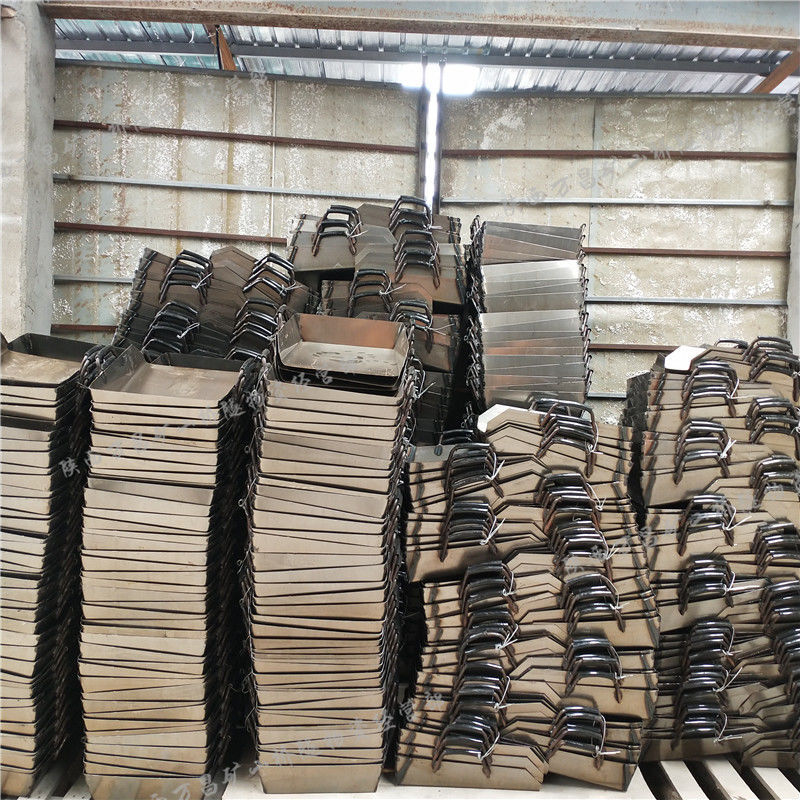 Customized and suitable for mining tunnels, high-speed railways, agricultural use, thickened dustpans, mining buckets, construction site excavation dustpans, buckets, iron dustpans