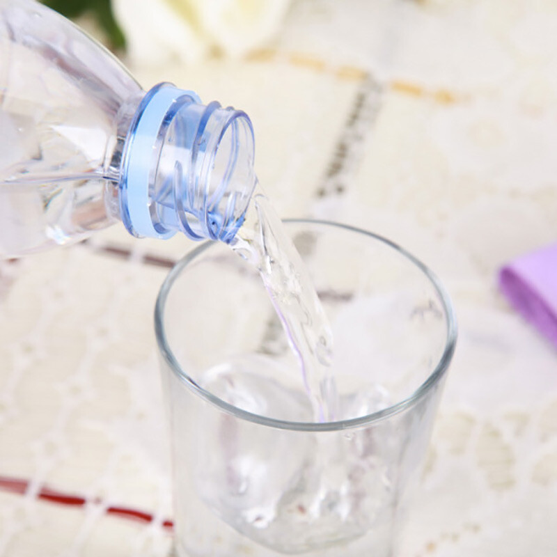 Evian (evian) French imported natural mineral water 500mlx24 bottles (soft bottle) drinking water new and old packaging shipped randomly