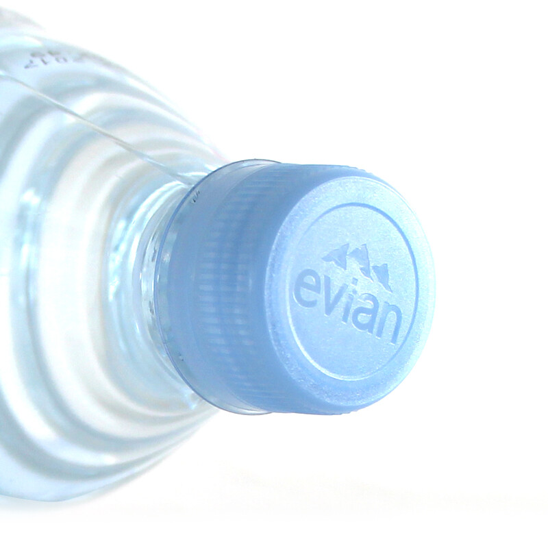 Evian (evian) French imported natural mineral water 500mlx24 bottles (soft bottle) drinking water new and old packaging shipped randomly