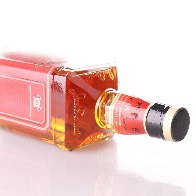 Jack Daniels Flame 700ml Tennessee, USA Blended Whiskey Liqueur