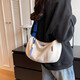 Jingzhi Casual Nylon -Tasche für Frauen im Herbst und Winter Neue modische Umhängetasche vielseitige Breitband -Crossbody -Kissen -Tasche Weiß und Blau