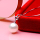 Drops of water form pearls. Nanzhu Family's round freshwater pearl 18K gold pendant is a classic and simple gift for your girlfriend. 8-9mm white pearl + white 18k gold holder.