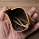 JLFGPJ Retro Leder Mini -Münzbrieftasche für Männer und Frauen Feste Farbe Kuhlattenen Reißverschleiß kleiner Kartenbeutel Schlüsselbeutel Einfacher Münzbeutel Brown gelb