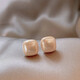 Square earrings for women, new popular retro earrings, light luxury, high-end, elegant, imitation pearl earrings, champagne color 12MM, one pair