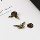 Quamer Old Phoenix Gold Store Personalisierte kleine fliegende Eagle Brosche Männer und Frauen Anzug Brosche Hemdkragen Schnalle Klasse Eagle atemberaubende Pferd Qinggu Flygu Flygle Eagle