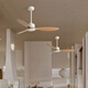 Weather Vane Moderner Industriestil Leichtes 56-Zoll-Deckenlüfter Restaurant Decke Einfacher elektrischer Lüfter Wohnzimmer Kommerzielle Lüfter Frequenzumwandlung 42-681A Schwarze 3 Blätter-Tiefe Holzkornblätter ohne Lampe Fernbedienung