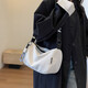 Jingzhi Casual Nylon -Tasche für Frauen im Herbst und Winter Neue modische Umhängetasche vielseitige Breitband -Crossbody -Kissen -Tasche Weiß und Blau