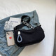 Jingzhi Casual Nylon -Tasche für Frauen im Herbst und Winter Neue modische Umhängetasche vielseitige Breitband -Crossbody -Kissen -Tasche Weiß und Blau