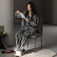 Pyjamas de mezzanine en coton à air mandefin pour les femmes en automne et en hiver cardigan de coton épaissis 2024 peut être porté à l'extérieur avec des vêtements à domicile noirs haut de gamme 3893 femmes L (100-120jin [Jin est égal à 0,5 kg]))