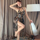Sexy Unterwäsche sexy Pyjama Uniform Frauen Rollenspiele langer Rock Rückenless Retro Vintage Kostümstil Cheongsam, ohne das Bett durch transparente Perspektive auszuziehen.