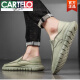 Cartelo viejos zapatos de tela de Beijing para hombres nuevos zapatos de lienzo transpirables zapatos de conductor de solo zapato suave para hombres.