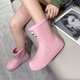 Yunshun Japaner und koreanischer Stil trendy Mittelröhrchen-Mode-Frauenstiefel bequeme Regenstiefel mit dickboden dickboden für Frauen außerhalb des Einkaufs Küche Eltern-Kind Outdoor Gummi Kokosnussboden weiße Etikett Heckschnalle Schwarz 3,5 cm 37
