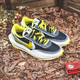 Nike (Nike) Sacai Undercover Fichet à tripartite articulatif blanc, jaune et noir déconstruit chaussures DJ4877 DJ4877-300 40