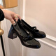 Jin [Jin est égal à 0,5 kg] Mu French High Talons Small Xiangfeng Bouche peu profonde Chaussures célibataires pour femmes 2025 printemps et été nouveau talon épais polyvalent Mary Zhen Small Leather Shoes Black [6,5 cm] 37