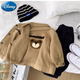Chaqueta de Disney Boys Spring y Autumn 2025 New Children's Bear Jackets, pequeños y medianos tops casuales de niños, caqui oso 90