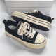 Yuqiao Zapatos de lona de suela gruesa 2025 Zapatos de tablero clásico coreano 1970 Sports de alumno bajo, pareja de deportes informales, bajo negro 42