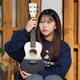 Gitarrist Ukulele Girls Style Anfänger Einstiegsfurnier-Kinder kleiner Gitarre hochwertig 23-Zoll-Uklili 23-Zoll-Schwarz und Weiß + Accessoires + Klaviertasche