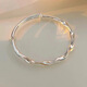 New Mobius Twisted Bracelet pour la nouvelle ligne des femmes sur une surface brillante ondulée Bracelet Best Friend Decoration M1478 surface brillante WAVY Circle haut de gamme] [1 morceau de bracelet torsadé]