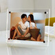 Der doppelseitige transparente Acryl-Fotorahmen von Bingbin wird auf den Tisch gestellt. Verwaschene 6-Zoll-Fotos werden in A4-Wanddrucke umgewandelt und doppelschichtige Paneele werden individuell angepasst. Der Bilderrahmen kann an die Wand gehängt werden. Es kann auf dem Tisch aufgestellt + Fotos in beide Richtungen gewaschen werden. 8 Zoll bietet Platz für 15,3 x 20,3 cm. Auf hohe Transparenz aufgerüstet.