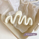 Hesi language cream jelly color wave clip girlish temperament hair clip back head hair shark clip high-end hair clip headwear dopamine wave clip random one
