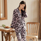 Yamulan Spring and Automne Pyjamas Women's Ice's Silk Silk à manches longues en deux pièces à la mode et à imprimé décontracté.