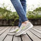 Yiken (yiken) Altes Peking-Stoffschuhe Herren ein Fuß-Leinwand Casual Schuhe atmungsaktive weiche Sohle traditionelle Stoffschuhe alte Männer Schuhe Frühling und Herbst Sommer 801 Hellgrau 41
