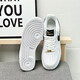AJ Offizielle Website 丨 Markencode Break 丨 Herrenschuhe Luftwaffe Nr. 1 Innere Höhenschuh für Männer und Frauenschuhe für Männer, Weiß, Schwarz und Gold 42 (260 mm) Socken