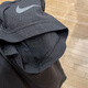 Nike (Nike) Kurzärärtes T-Shirt 2025 Sommer Neue Hyverse-Dri-Fit-Männer mit halbärmeligem, rundem Hals mit mittlerem Grau/Wüsten-Moos-Grün/Silber HV4882-299 Schnelltrocknend L L