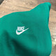 Nike (Nike) Veste pour hommes 2025 Spring Nouvelle mode V-coll tricoté Pull à vent décontracté veste de sport FN3899-365 S