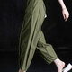 Coton Zimu et lin 2025 Vêtements printemps et été pour femmes, pantalon décontracté à neuf points, pantalon de fleur de harun lâche, mince, taille haute, pantalon de carottes polyvalents, 6636 Green militaire L (recommandé 115-125 Jin [Jin est égal à 0,5 kg]))