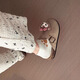 Qisiman Internet Celebrity Linda Bolsa de dibujos animados de dibujos animados para mujeres en primavera y verano Nuevo nicho de nicho liviano Casa suave Birkenstock Zapatos para mujeres Versión mejorada #Birkenstock Light Khaki Mandarin Duck Shirley Mei 38 3937/38 Tamaño