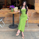 Tome una foto con una falda de playa en las vacaciones de playa en la falda de playa europea (yiou) y un vestido de honda con cintura alta blanca 9755 verde m