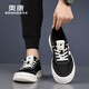 Chaussures masculines Aokang 2025 Nouveau été des chaussures de toile décontractées soufflées respirantes Version coréenne polyvalente chaussures de skateboard softs semelles