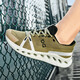 [Mismo modelo para grandes marcas] zapatos para hombres transpirables, ultraligeras que absorben los sports y los zapatos informales de los deportes resistentes al desgaste y los cómodos zapatos de carrera al aire libre JD9922 Green-Green 42