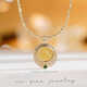 Oein Muqiao Jewelry original design bee small gold coin pendant 18K gold natural diamond emerald inlaid gold pendant
