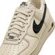 耐克空军一号男子胶底板鞋秋运动鞋官方NIKE AIR FORCE 1 HQ2037 200浅卡其/黑 41