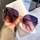 British [Top Luxury] Coop Koop la même déesse Tang Yan, le même grand visage, des verres minceurs, des lunettes de soleil, un cadre rose 25004 haut de gamme, un film de poudre gris