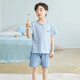 Disney Summer New Striped Kurzärmelig-Pyjama-Pyjamas dünne mittelgroße Kinderklimaanzug Summer Kinderheimkleidung Männer 826 Kurzärärmelte Fünf-Punkte-Hose grau gestreifte Kennzeichnung Drucken 120