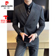 Pier Cardan Suit Men's Men's Light and Casual Double-Breasted 2024 Nouveau commuter haut de gamme Robe de costume simple Men Gris foncé (costume + pantalon) Black Shirt and Tie 6xl (62)