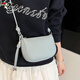 Holzspecker Sommer Super heißer kleiner Tasche für Frauen 2025 Neues lässiges vielseitige Crossbody -Tasche modische einfache einzelne Schulter -Achsel kleine quadratische Tasche Schwarz