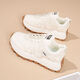 Chaussures Qisa pour femmes en été à la mode d'été, course de chaussures décontractées, Nouvelles chaussures blanches confortables et respirantes arbore les chaussures de papa non glissantes RF-6628 beige 38