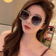 British [Top Luxury] Coop Koop la même déesse Tang Yan, le même grand visage, des verres minceurs, des lunettes de soleil, un cadre rose 25004 haut de gamme, un film de poudre gris