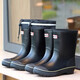 Huili Botas de lluvia impermeables Tubo medio para hombres Botas de lluvia anti-Slip Zapatos de goma Zapatos de agua Zapatillas CAR Lavado de pesca al aire libre Botas cortas 589 Black Tie 42