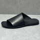 DIFANPU International Luxury Brand Herrenschuhe 2025 Neueste Sommer-Slipper High-End-Freizeitschuhe bequeme weiche Sohle Flip-Flops Black [Brand Gift Box] 38