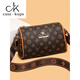 Casa-Kupsck Brand comptoir authentique en cuir sac pour femmes 2025 New Boston Pillow Bag à la mode Sac à bandoulière à une épaule