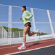 NIKE耐克官方SWIFT女子防泼水可收纳跑步夹克夏季外套梭织HQ0651 133帆白_银 XS
