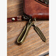 À travers Lumière Luxury Brand masculin, Sac de clé pour hommes Men Men Mandmade Retro Cuir Head Couche de vache Cow Small Cow Hide Wallet Car Key Sac Trendy Retro Brown