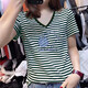 Gtyuwvg reines Baumwollwesen V-Ausschnitt mit kurzer Ärmel T-Shirt für Frauen 2025 neue europäische Waren Schulter Hühnchen Herzkragen gestreiftes Druck T-Shirt Top Trend 6223 Schwarz-Weiß-Streifen V-Ausschnitt S