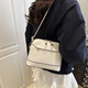 Bag Women 2025 Trendy Solid Color Retro einfache große Kapazität Neue Frühlings- und Sommer -Mode -Muster Single 6268 Weiß