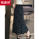 Hengyuanxiang falda floral negra para mujeres en verano Nuevo estilo que cubre las caderas para hacer que se vean de falda de línea delgada en las vacaciones de la playa Use una pequeña falda larga negra 2xl recomendado 160-180Jin [Jin iguala 0.5 kg]